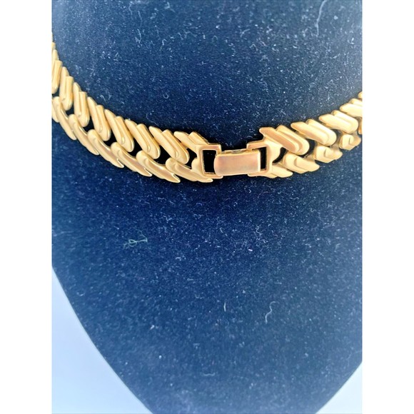 Vintage Monet Signed Chunky Satin Gold Tone Chain Link Choker Necklace 16" - Picture 3 of 5